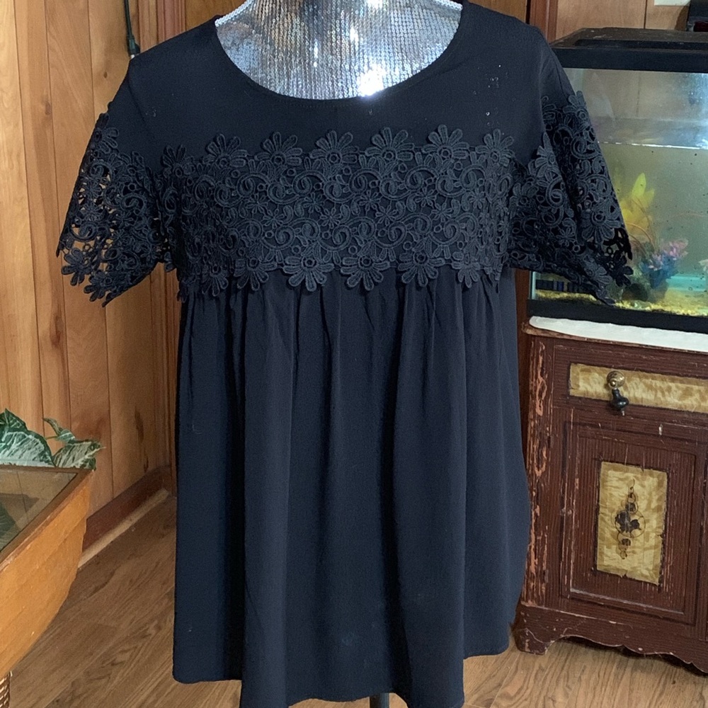 Jella c. - Overblouse with Crocheted Yoke